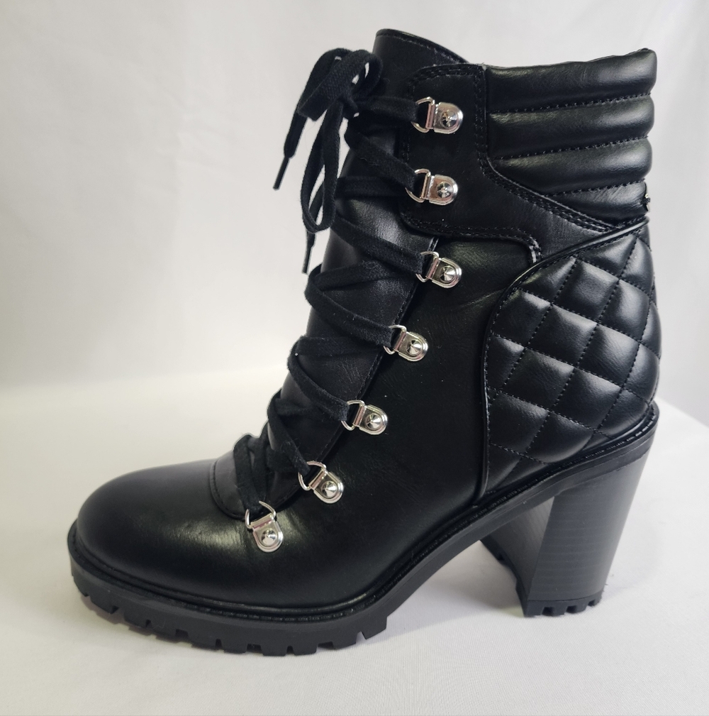 Guess 
GeeGee2 
Black Quilted 
Lace-Up Ankle Boots Bootie 
Sz 9.5